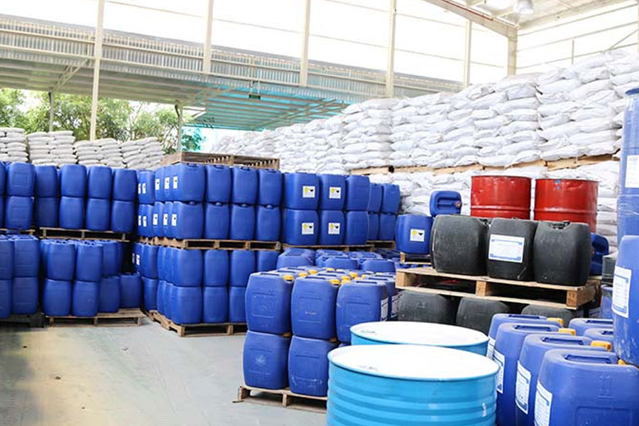 Việt Trung phân phối nhiều nhóm hóa chất phục vụ các ngành công nghiệp
