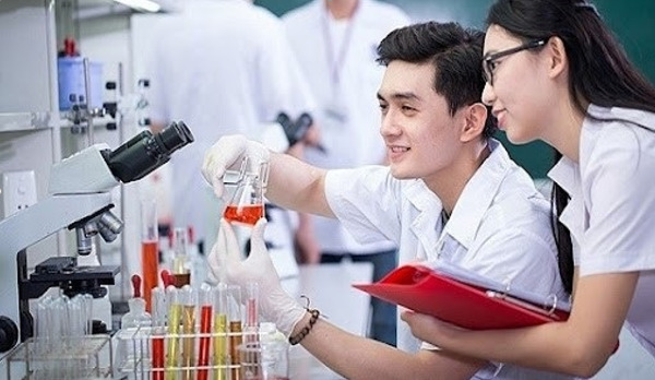 Ngành hóa chất – nền tảng của nhiều ngành kinh tế trọng điểm